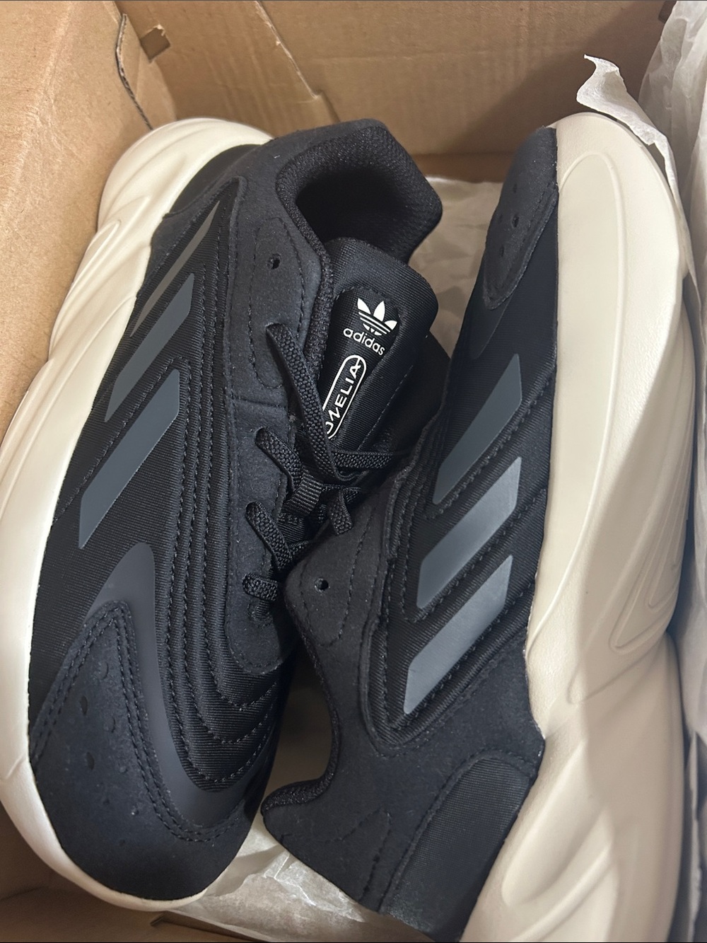 Adidas little kid  Black & Cream Ozella Lifestyle Sneakers